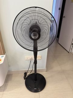 (Category: ) located in . Submitted by yobananallama (Listing ID 1422008469, Image 1). Description: .