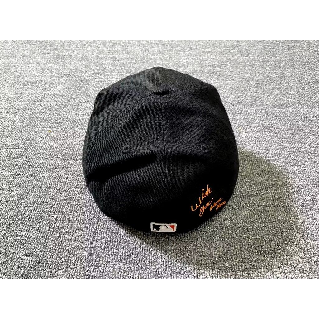 New Era Houston Astro 59FIFTY Cap (Category: Caps & Hats) located in Makati City. Submitted by stryan (Listing ID 1421984146, Image 2). Description: Black New Era 59FIFTY cap features the Houston Astros logo on the front. It has the MLB logo on the back and the words "Wish you were here" embroidered on the side. The cap has a size of 7 5/8. The cap has a flat brim and a fitted design. fitted black condition: 10/10 Market price goes to 48k, sellin