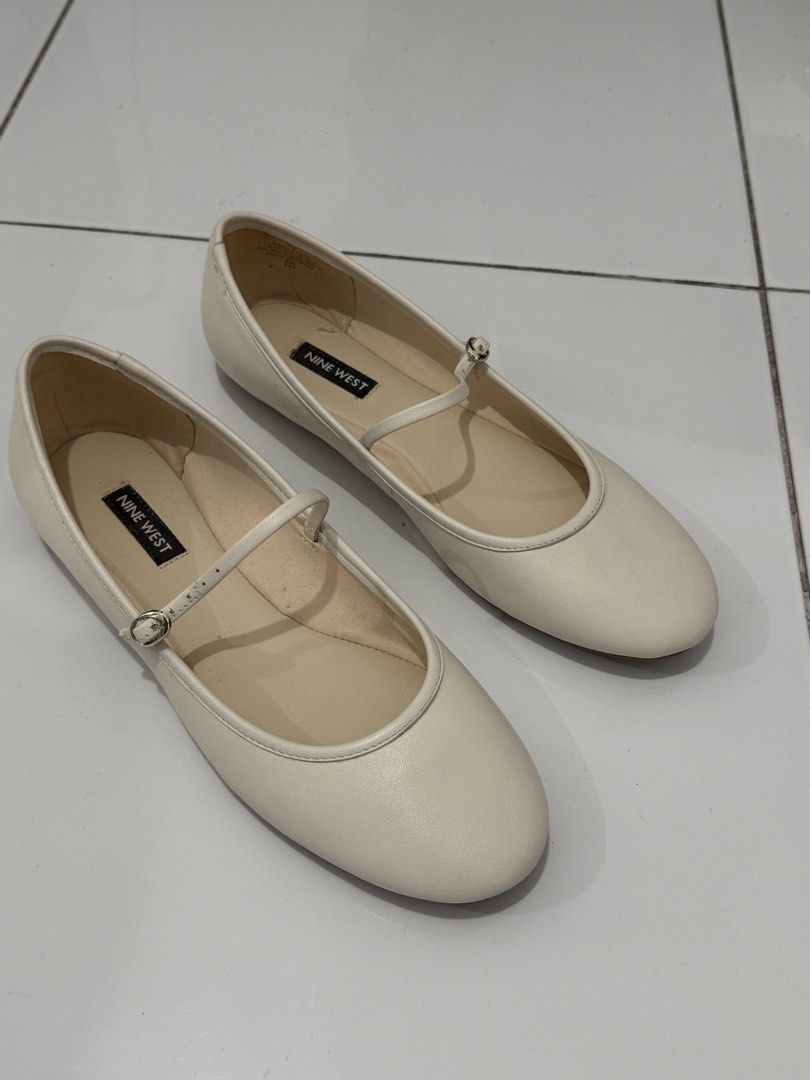 Nine West Mary Jane Flats US 7 (Category: Flats & Sandals) located in Mandaluyong City. Submitted by raqsnunez (Listing ID 1421994287, Image 3). Description: - Nine West Mary Jane flats - Cream color - Size 7M - almost new -with box -plus shipping fee.