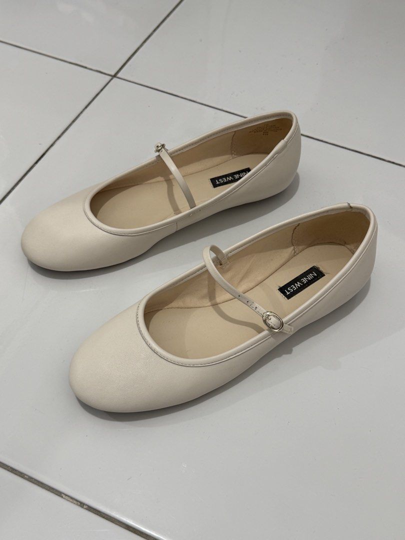 Nine West Mary Jane Flats US 7 (Category: Flats & Sandals) located in Mandaluyong City. Submitted by raqsnunez (Listing ID 1421994287, Image 2). Description: - Nine West Mary Jane flats - Cream color - Size 7M - almost new -with box -plus shipping fee.