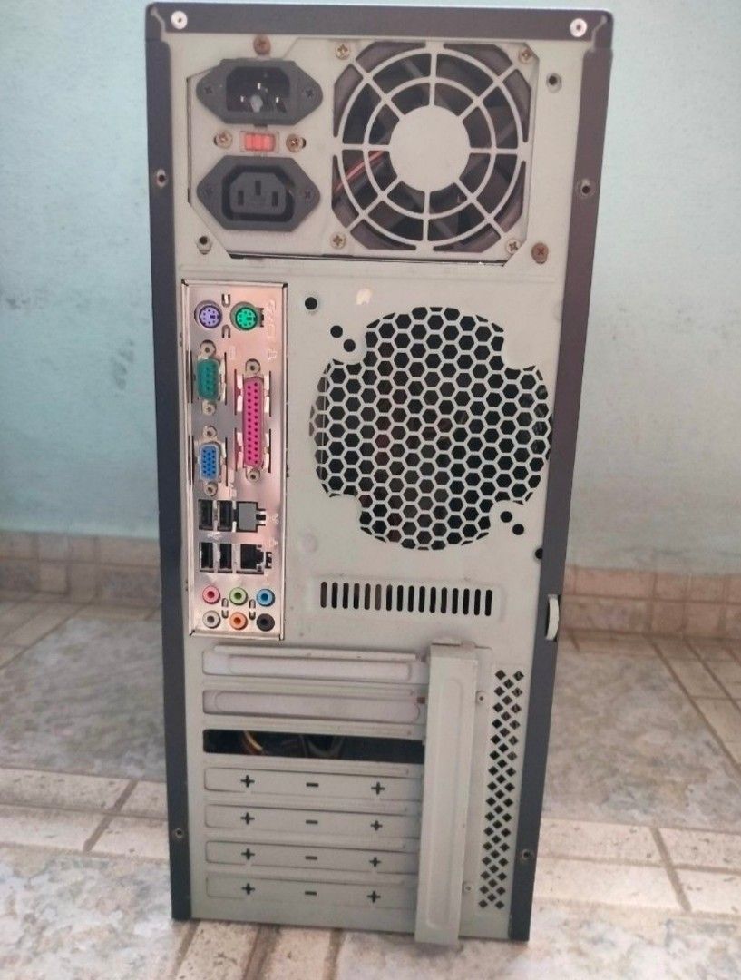 Old Desktop pc for sale65605015209091110
