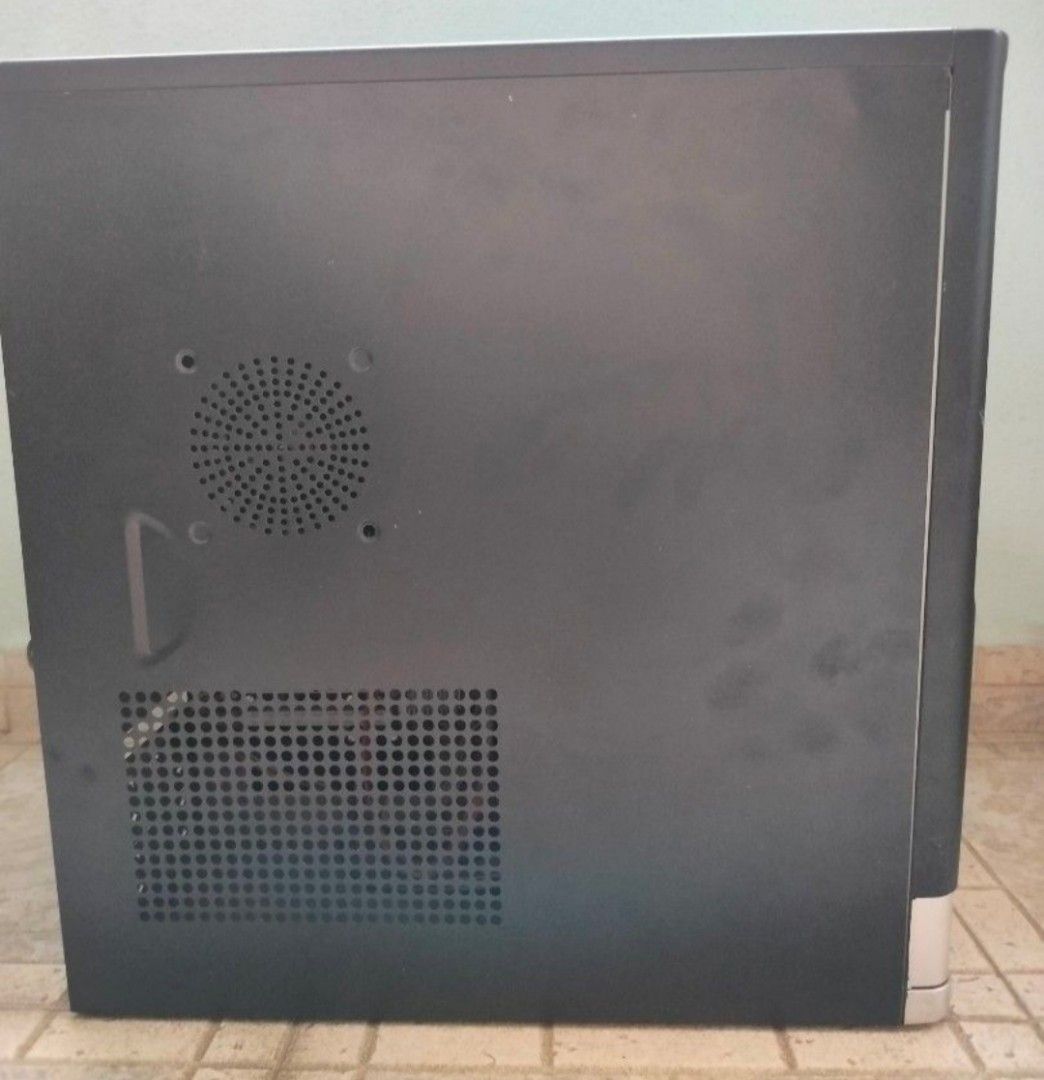 Old Desktop pc for sale65605015209091112