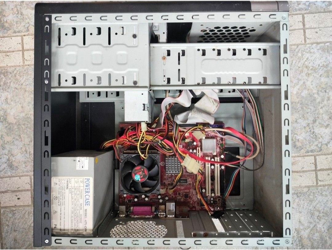 Old Desktop pc for sale65605015209091114