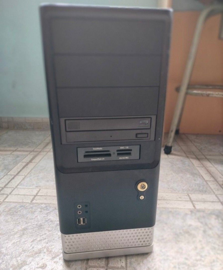 Old Desktop pc for sale65605015209091111