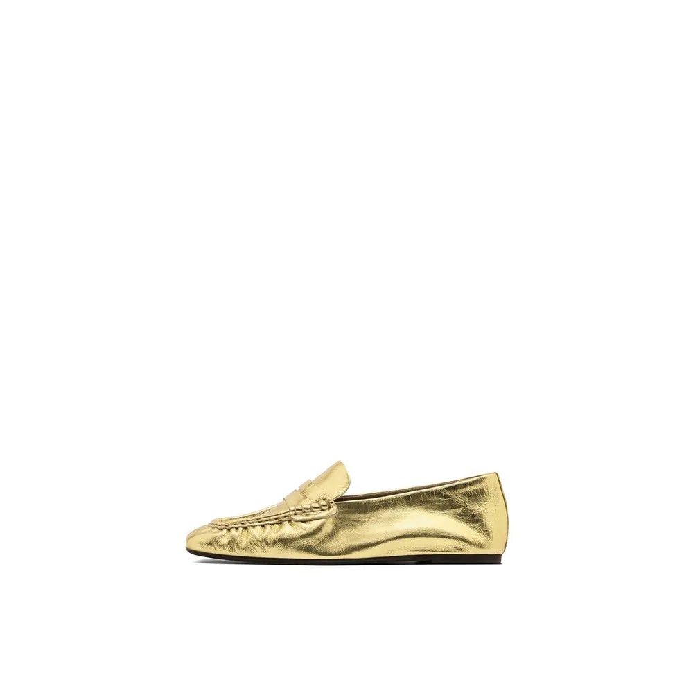 Pasabuy! Massimo Dutti Gold Leather Loafers (Category: Loafers) located in Quezon City. Submitted by everybit (Listing ID 1422004098, Image 2). Description: - Brand new and Authentic (Will be bought directly from Stores) - Inclusions: Receipt, Box, Dust Bag, and Tags in tact (I provide everything) - ETA: 4-5 weeks - Only 50% downpayment, remaining will be settled once item is in PH - Sizes Available: 38, 41 Note: All of the items posted are subje