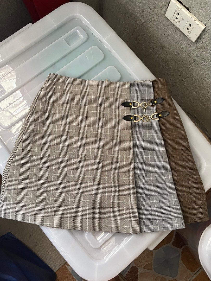 Plaid Skort (Category: Skirts) located in Tanza. Submitted by helpashdeclutter (Listing ID 1421957313, Image 1). Description: waist - 26inch length -15.2inch xs on tag Get both (denim & plaid skirt for 500 only).