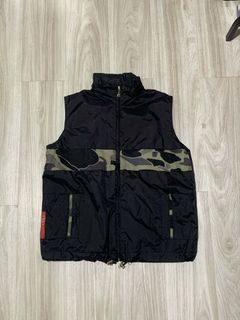 (Category: ) located in . Submitted by unknwnstreetwear (Listing ID 1422077263, Image 1). Description: .