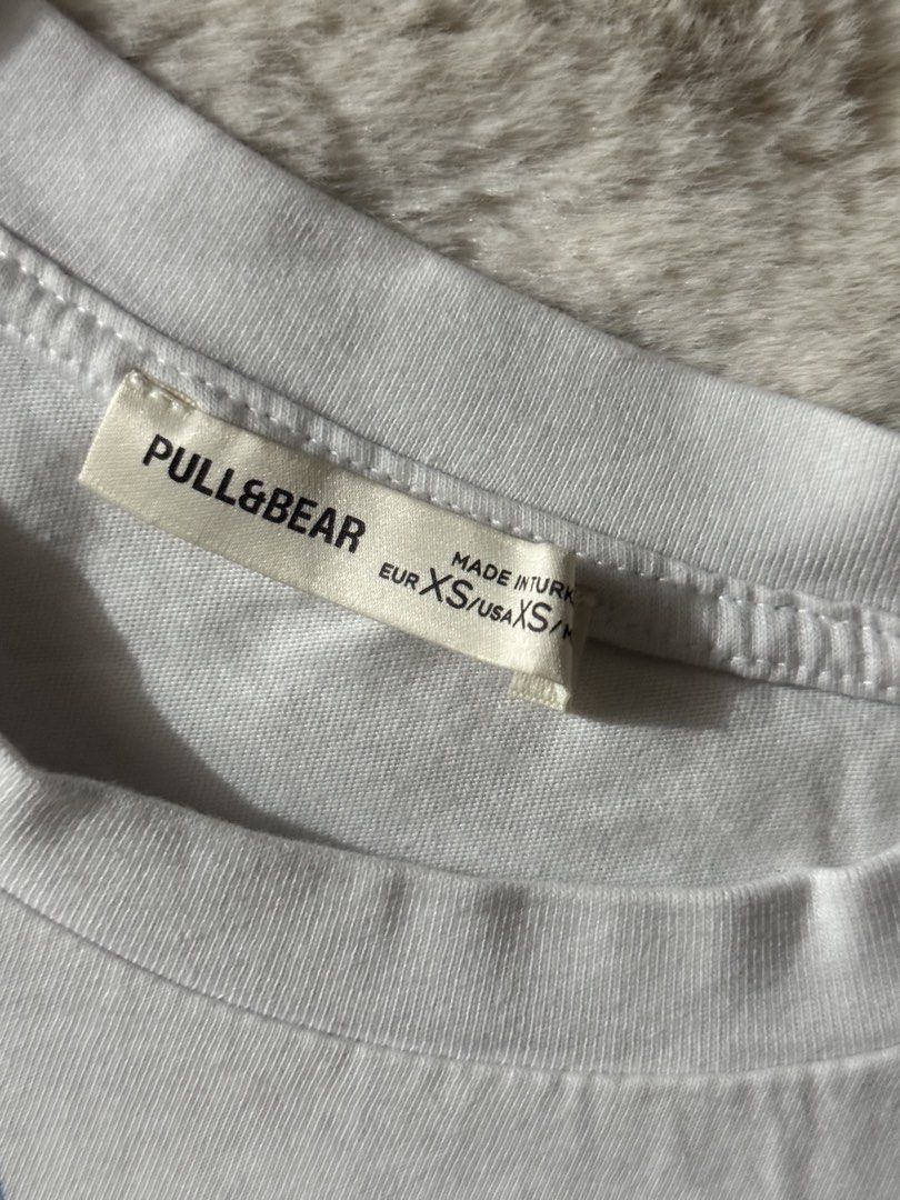 Pull&Bear Cropped Top (Category: Shirts) located in Manila. Submitted by saintizzy (Listing ID 1422024921, Image 3). Description: 🏷️ xs (can fit xxs-xs) 🤍 No flaws just needs ironing 🤍 RFS: decluttering 🤍 MOP: Gcash only .