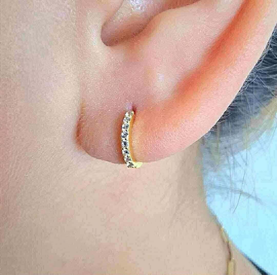 Russian Loop Earrings in 18K Saudi Gold (Category: Earrings) located in Caloocan City. Submitted by cheskhaionlinestore2.0 (Listing ID 1421963875, Image 3). Description: 18K Saudi Gold ✨ Russian Earloop ₱4250 only⚡ 🍒Nasasangla💯/ Pawnable 💯 🍒Ship Via Lbc/ JNT 🍒Same Day delivery via LALAMOVE 🚚 🍒Wise and Lifetime Investment 💯 🍒 Brandnew 💯 🍒Open for COD/COP with downpayment to avoid cancellation of orders ‼️ DM for faster Transaction 📩📩�