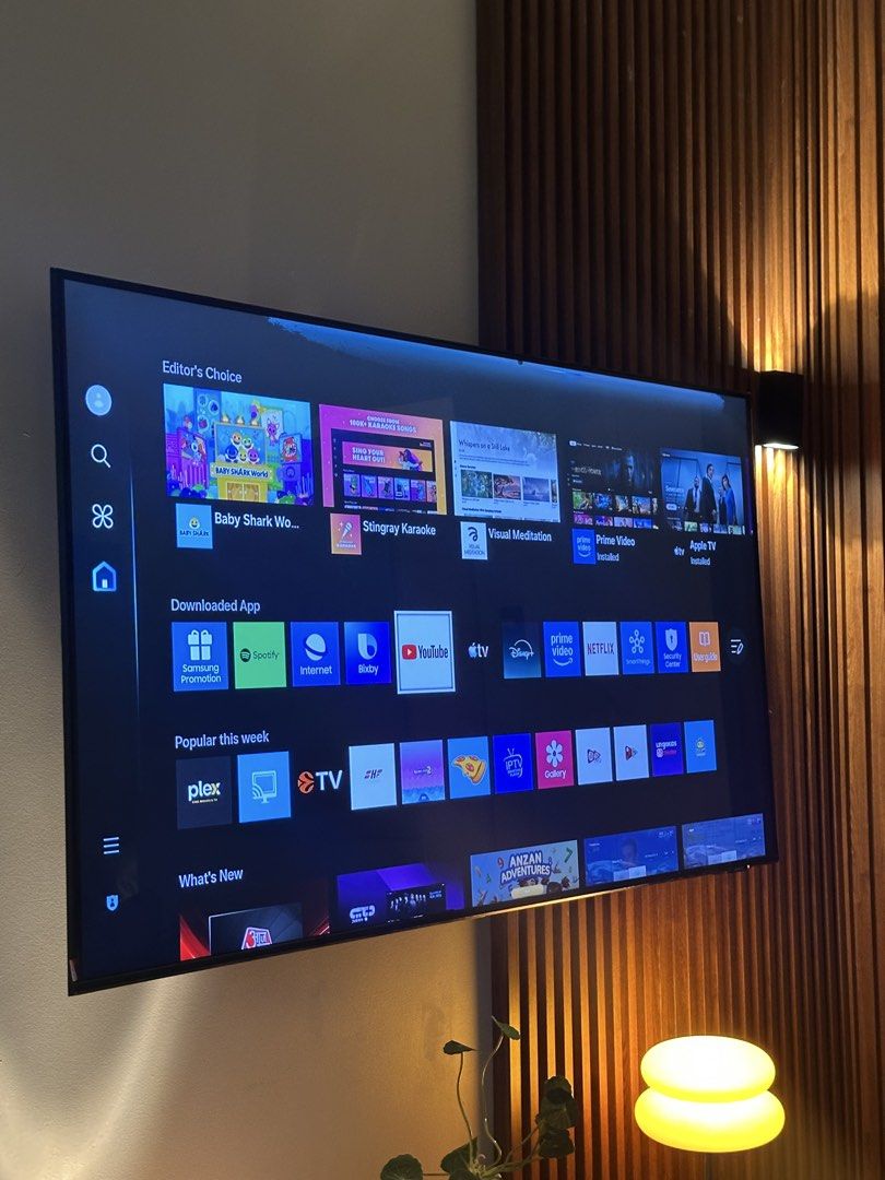 SAMSUNG 55” 4K UHD SMART TV (DU8100) (Category: TV) located in Quezon. Submitted by rinatsky (Listing ID 1422058247, Image 1). Description: SAMSUNG 55” 4K UHD SMART TV (DU8100) - selling price 15k only (orig price: 23,000) fully working can pass as almost brand new - rfs: extra tv lang, bought it less than a year ago and didnt really use it that much - may sticker pa yung actual tv so no scratch at all - no issue/no lines/no dead pixels/no histor