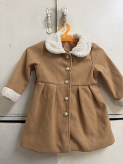 (Category: ) located in . Submitted by ciris.closet (Listing ID 1422004742, Image 1). Description: .