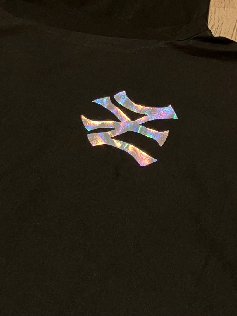 Shirt (Category: Shirts) located in Singapore. Submitted by effervescenze (Listing ID 1422028362, Image 3). Description: Unisex. Able to fit size S and M individuals Direct message if interested. Meetups only, but locations are flexible .