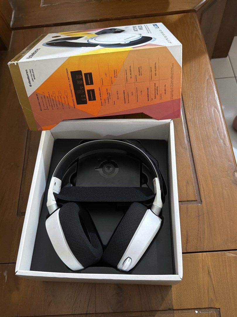 SteelSeries Arctis Pro Wireless Gaming Headset65561386295041111