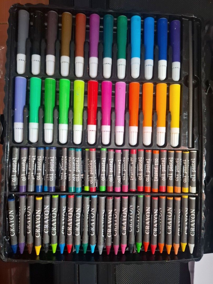 Super Mega Art Set - 168 pcs (Category: Art & Prints) located in Quezon City. Submitted by an.marie (Listing ID 1421973921, Image 2). Description: brandnew , yupi lang medyo box .