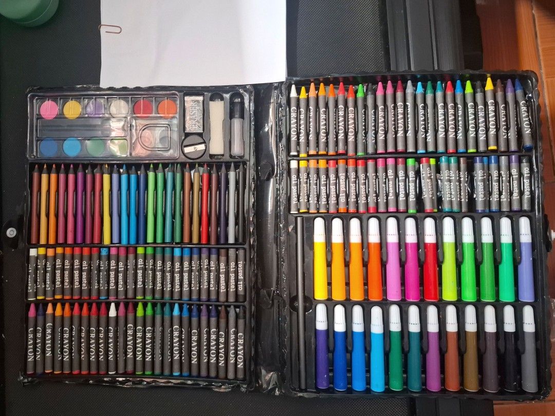 Super Mega Art Set - 168 pcs (Category: Art & Prints) located in Quezon City. Submitted by an.marie (Listing ID 1421973921, Image 1). Description: brandnew , yupi lang medyo box .