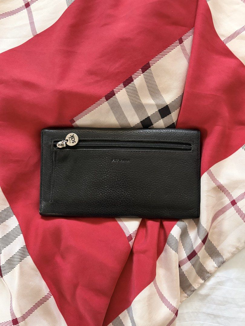 Vintage the Sak Black Wallet (Category: Wallets & Card holders) located in Quezon City. Submitted by mackybow (Listing ID 1421999979, Image 2). Description: - The Sak long black wallet - Tri-fold - Snap enclosure - 5 card slots - 3 inner compartments - Leather exterior, fabric interior.