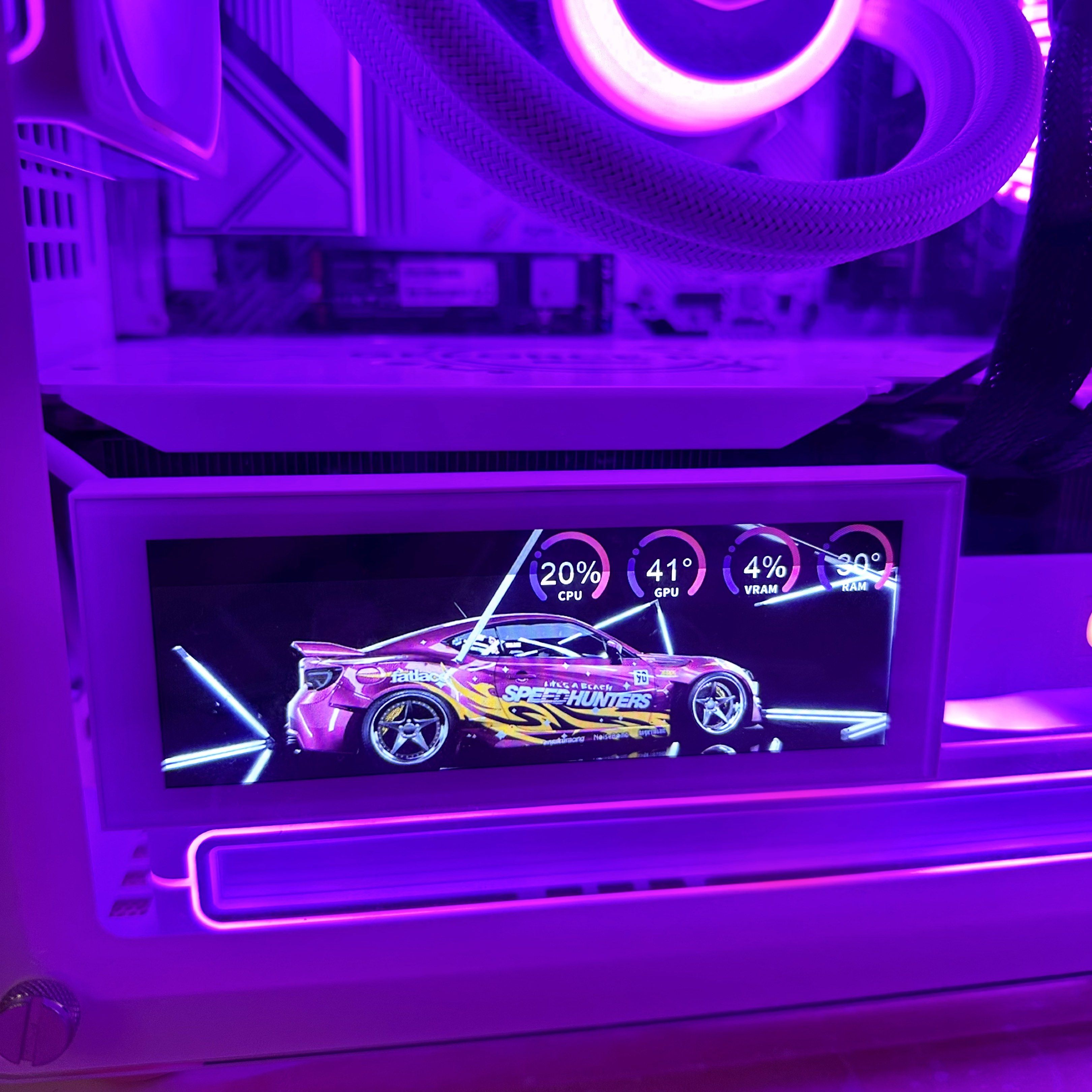 White and Pink Portable Gaming PC65605024713985111