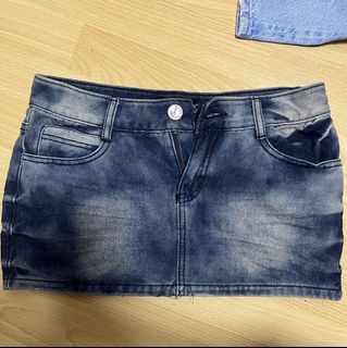 (Category: ) located in . Submitted by sellingthings_.780 (Listing ID 1421995958, Image 1). Description: .