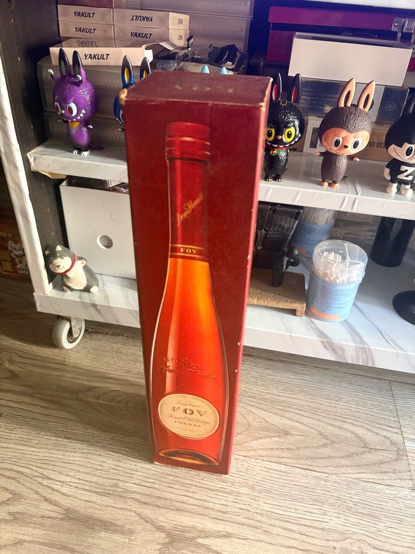 全部過40年的舊酒長頸finest Old vintage Cognac FOV , Camus