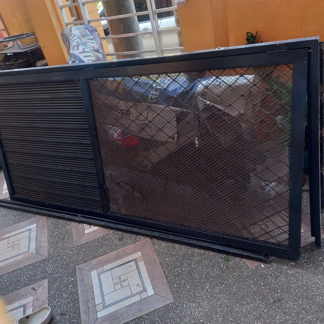 Analoc Screen Door (Category: Other Home Furniture) located in Las Pinas. Submitted by johnglennecat-13234 (Listing ID 1422197293, Image 1). Description: Durable Analoc metal door screen. Solid and mesh panels for security and visibility. Perfect for entrances..