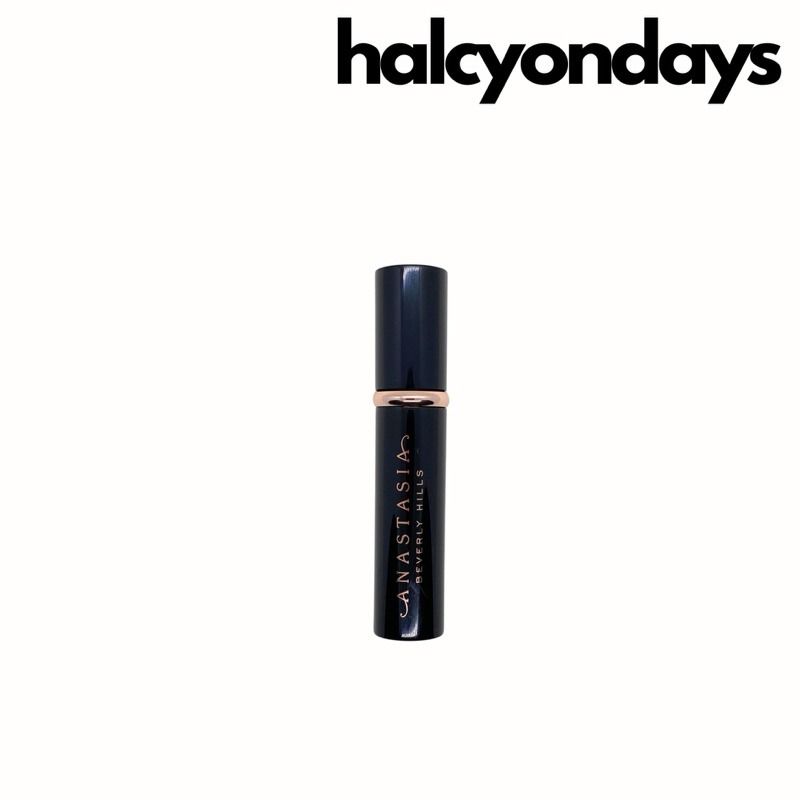 Anastasia Hills Mascara (5ML) (Category: Makeup) located in San Mateo. Submitted by halcyondays_ (Listing ID 1422183449, Image 1). Description: Mascara from Anastasia Beverly Hills. The product is in a black tube with gold accents. The brand name is clearly visible on the tube. Anastasia Beverly Hills Mascara 5ML.