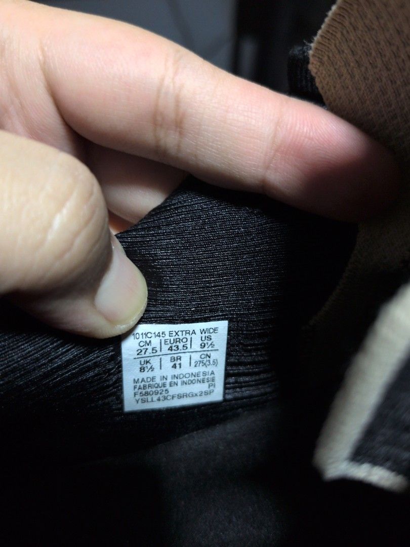 Asics Gel Nimbus 28 extra wide - US 9.5 (Category: Sneakers) located in Singapore. Submitted by saferabbit.aeee9d (Listing ID 1422160966, Image 2). Description: Used less than 1 week. Didn't like the feeling. Going back to Asics Kayano. My loss is your gain. No box..