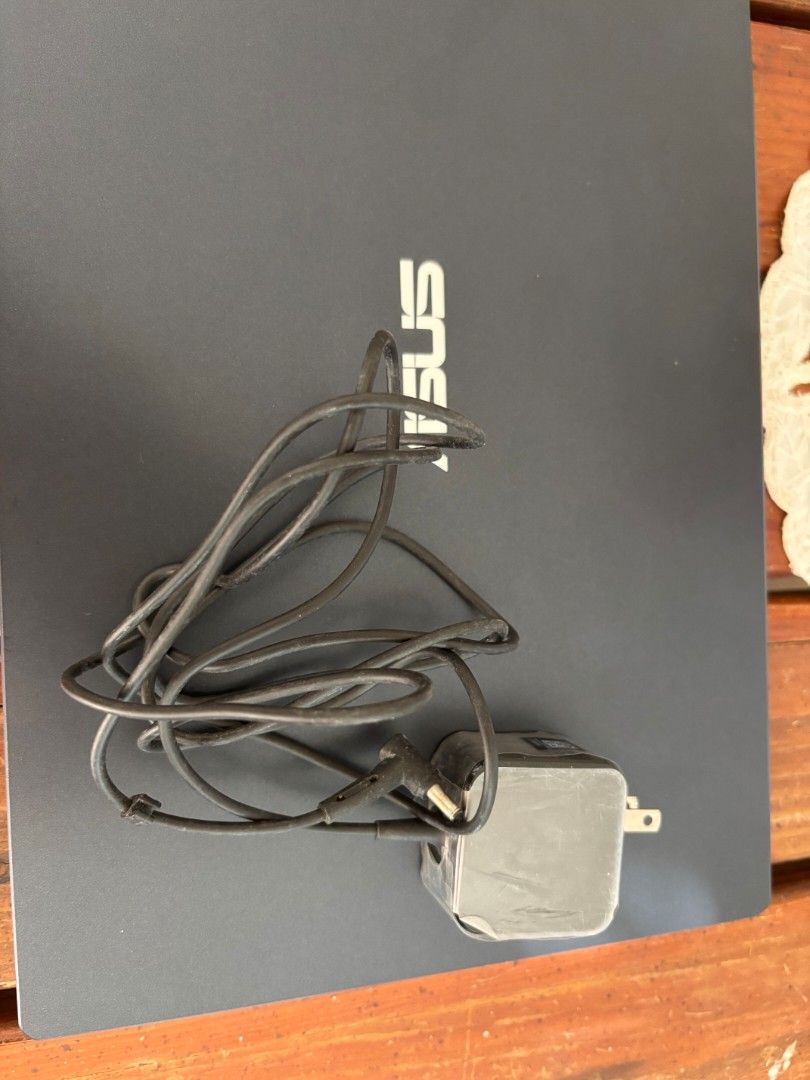 ASUS E510 Laptop (Category: Laptops & Notebooks) located in Calamba. Submitted by s3r3s4 (Listing ID 1422138012, Image 2). Description: - ASUS E510 laptop - Black body and keyboard - Yellow enter key - Includes charger - ASUS logo visible when closed asus e510 specs ￼ ￼ ￼ +4 The ASUS E510 (Vivobook Go 15) is a budget-friendly 15.6-inch laptop featuring an Intel Celeron (N4020/N4500) or Pentium Silver processor, 4GB DDR4 RAM, and 128GB/256GB SSD s