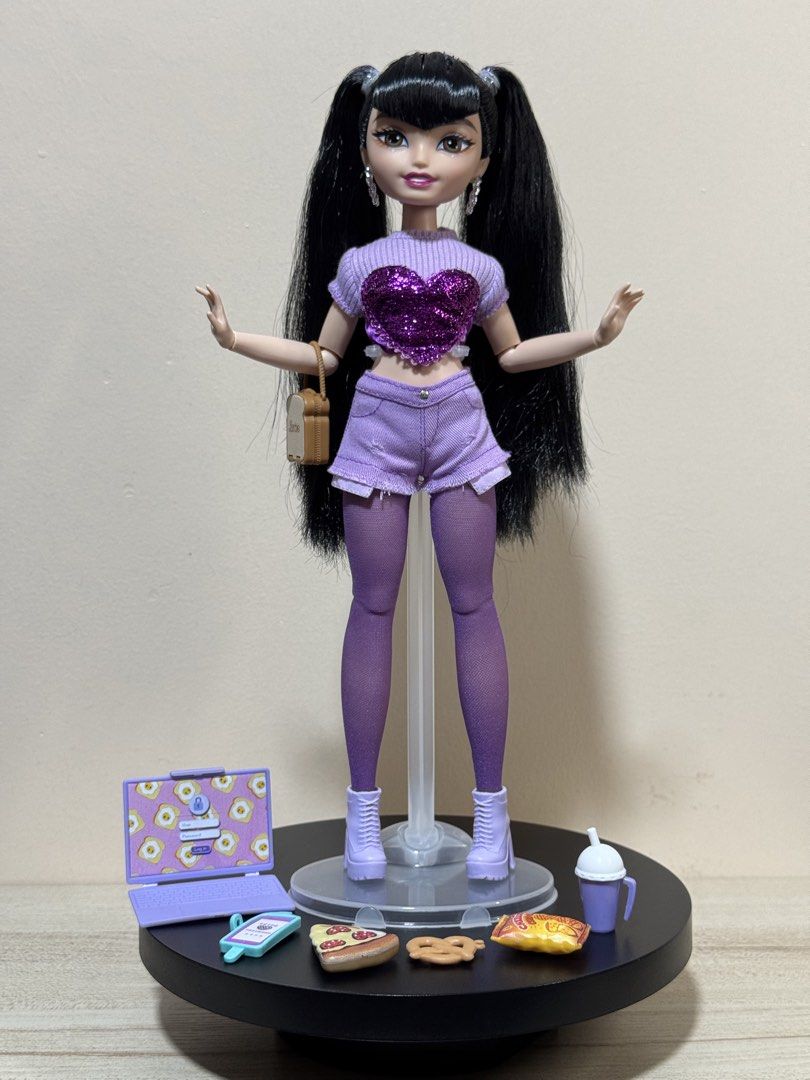 BARBIE DREAM BESTIES RENEE (Category: Kids Toys) located in Subic. Submitted by aaronoulogy (Listing ID 1422218759, Image 3). Description: BARBIE DREAM BESTIES RENEE PRELOVED She’s for a display and never been used. Boilwashed hair. Trimmed bangs Complete Accessories. 📍 Olongapo City 💵 MOP: GCASH 🚛 MOD: J&T.