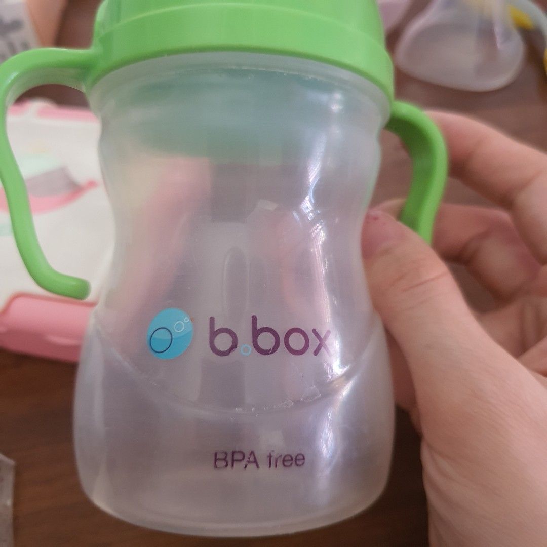 b.box Sippy Cup with Handles and bottle take all (Category: Weaning & Toddler Feeding) located in Las Pinas. Submitted by halo_muse (Listing ID 1422106065, Image 3). Description: B.box Sippy straw Cup and bottle 450ml BPA-free still good condition need buy straw .