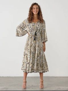 (Category: ) located in . Submitted by FashionFindswa (Listing ID 1422125535, Image 1). Description: .