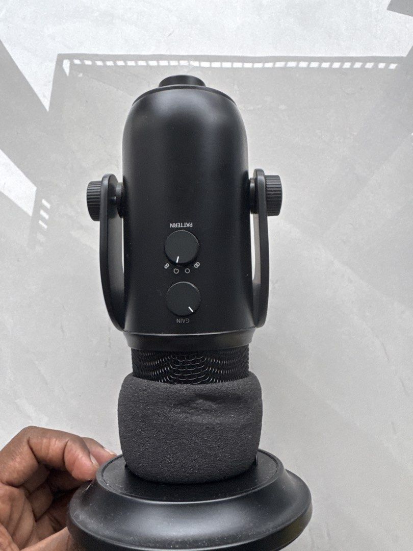 Black USB Microphone65561408536577110
