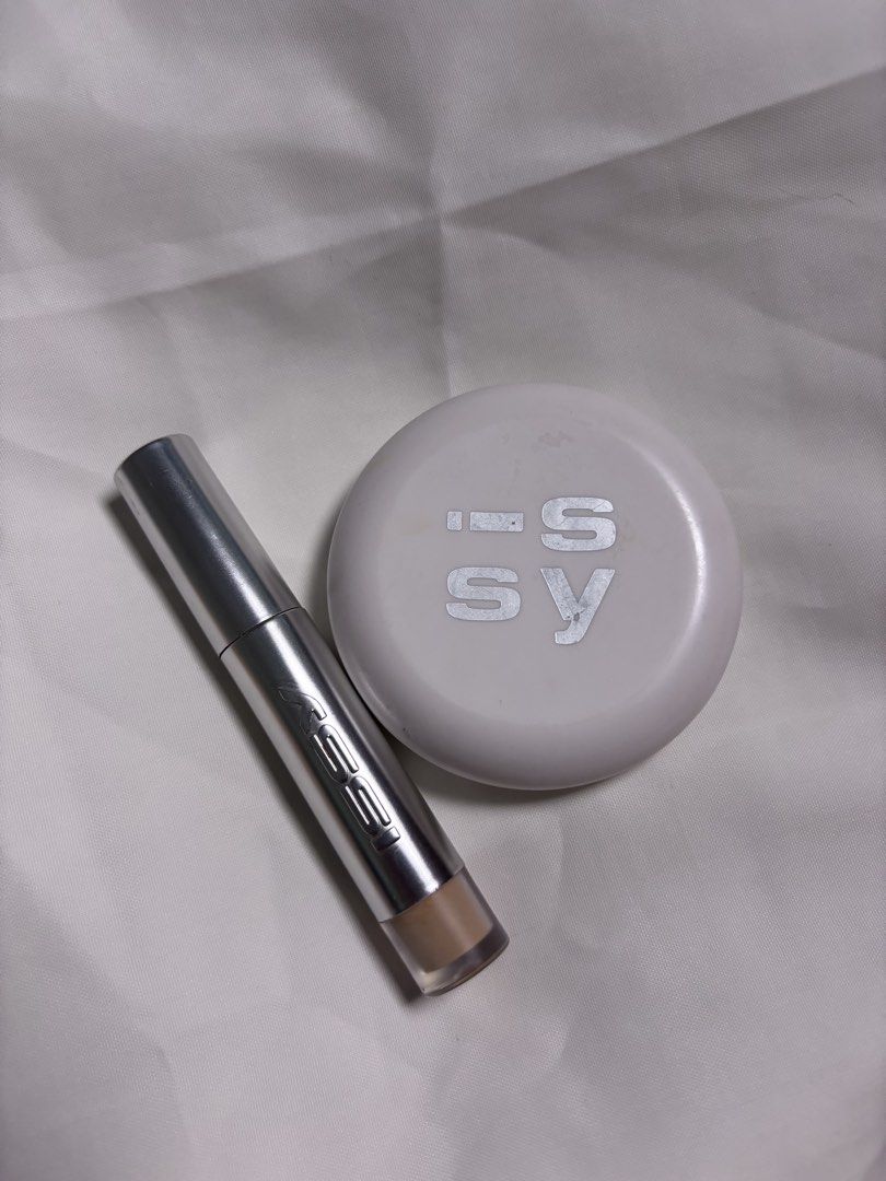 BUNDLE Issy light peach corrector and universal powder (Category: Makeup) located in Bacoor. Submitted by dunkinpanini (Listing ID 1422186870, Image 1). Description: Got these last christmas but I don’t use them. 😬 Get both for 200 really steal price na • issy universal powder • issy light peach corrector concealer.