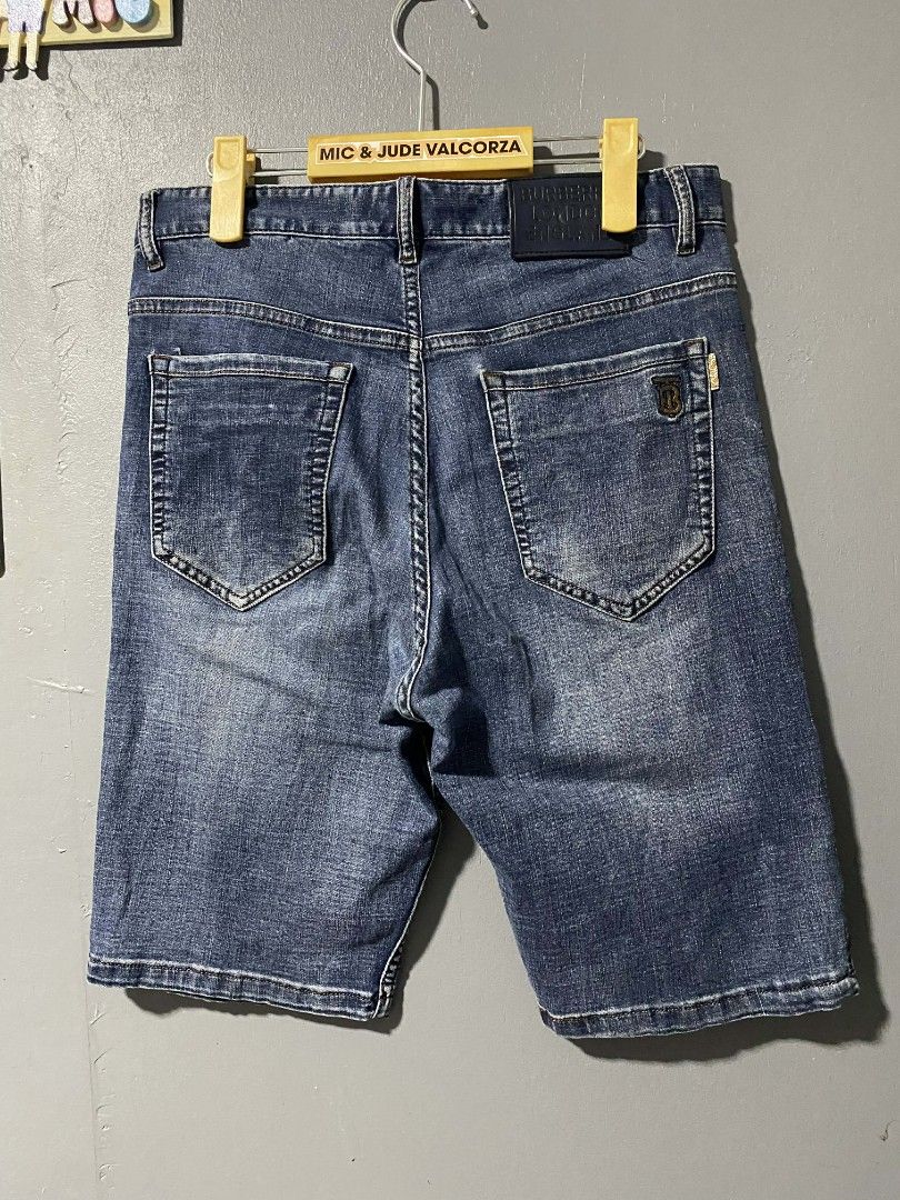 Burberry Denim Shorts - Size 32 (Category: Shorts) located in Tanay. Submitted by micvalcorza (Listing ID 1422083158, Image 2). Description: - Authentic Burberry denim shorts - Size: 32 Length 31 - Features Burberry logo - Classic five-pocket design - Button closure - Made of denim - Color: Blue - Stylish and comfortable fit - Excellent Condition - 1200 Plus Ship.
