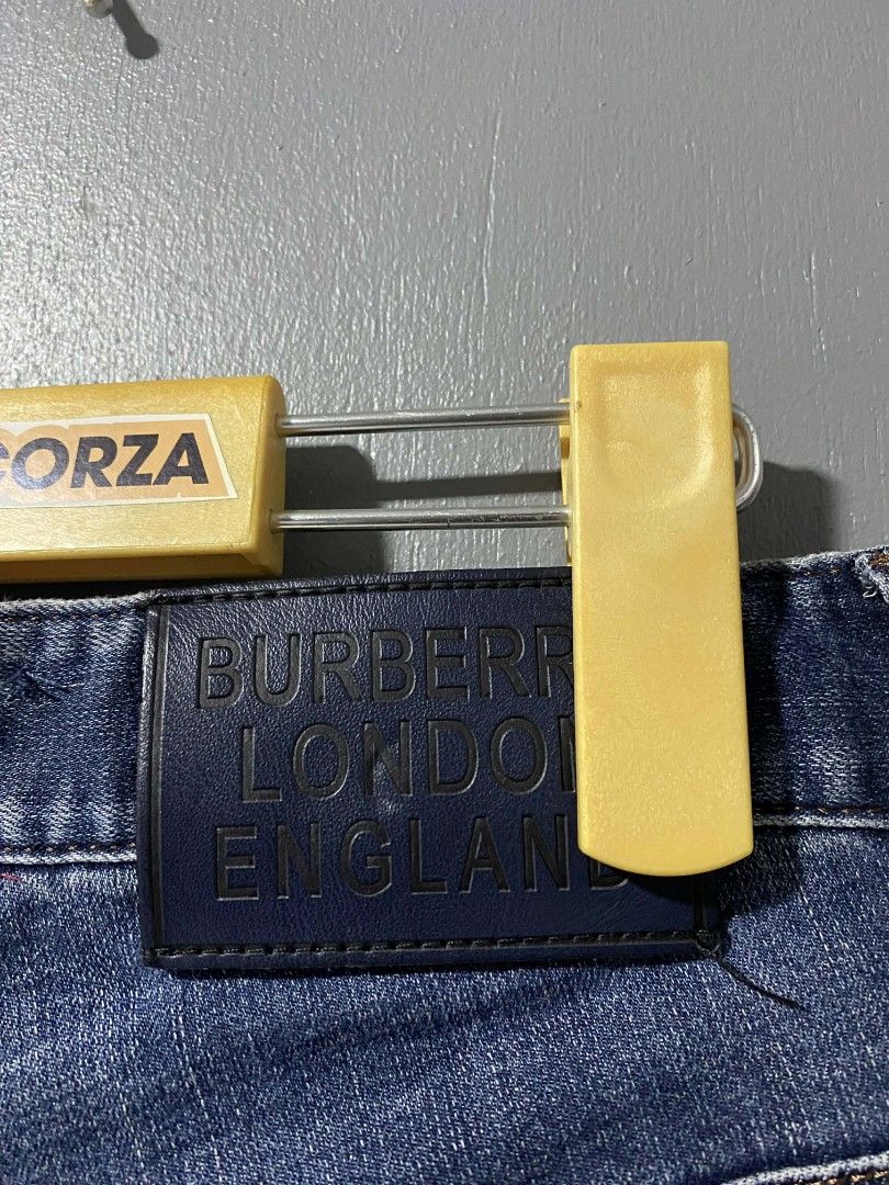 Burberry Denim Shorts - Size 32 (Category: Shorts) located in Tanay. Submitted by micvalcorza (Listing ID 1422083158, Image 3). Description: - Authentic Burberry denim shorts - Size: 32 Length 31 - Features Burberry logo - Classic five-pocket design - Button closure - Made of denim - Color: Blue - Stylish and comfortable fit - Excellent Condition - 1200 Plus Ship.