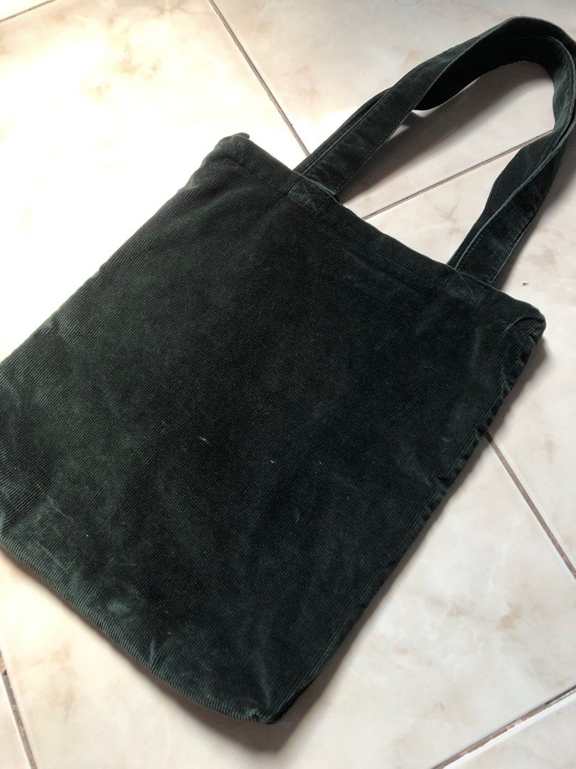 chapter corduroy tote bag (Category: Tote Bags) located in Pasig City. Submitted by teddae (Listing ID 1422154341, Image 2). Description: chapter corduroy tote bag - dark green (color may vary due to lighting) - with zipper, 1 pocket in front and 1 inside the tote - w 14, l 15 rarely used, no flaws 400, pasig loc.