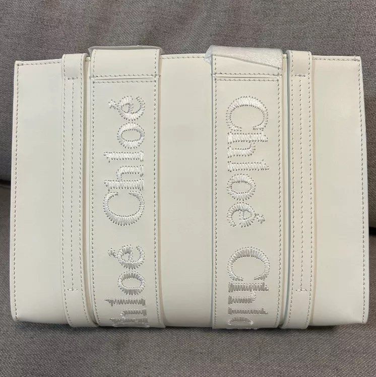 Chloe Woody Tote in Small (Category: Cross-body Bags) located in Cebu City. Submitted by catierose19 (Listing ID 1422159973, Image 1). Description: - used only once or twice - basically brand new - selling low because I cannot confirm authenticity as it was a gift from my grandmother-in-law - still nego.