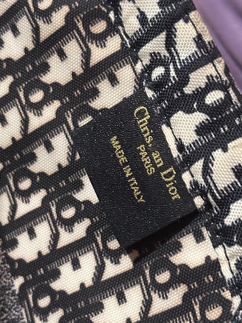 Christian Dior Tote Bag (Category: Tote Bags) located in Quezon City. Submitted by decluttertherapymnl (Listing ID 1422221857, Image 3). Description: Christian Dior tote bag Navy Blue and White RFS Decluttering Payment online or upon pick up Pasig Area.