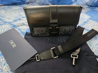 （分類：）位於 。 由 a.l.2046 提交（商品編號 1422094821，圖片 1）。簡介： 。