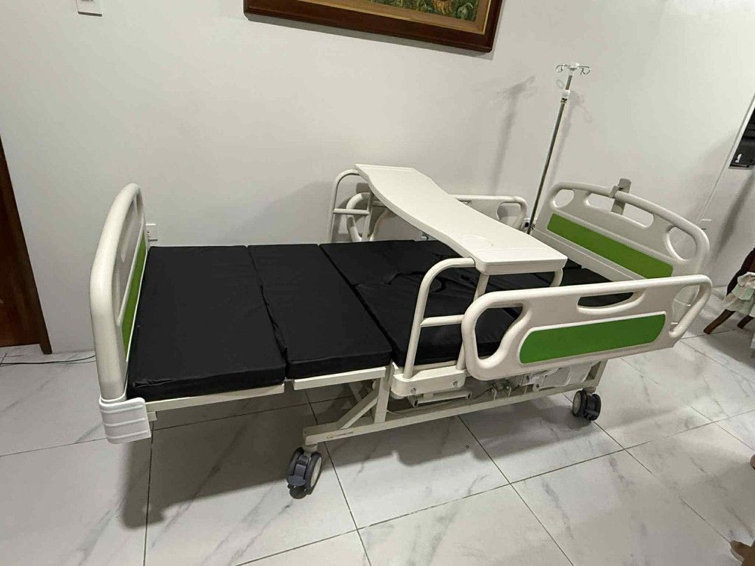 Electric nursing Bed (Category: Medical Supplies & Tools) located in Manila. Submitted by rheatapdas75609 (Listing ID 1422105153, Image 1). Description: free assemble Samedaydelivery pm for the price.