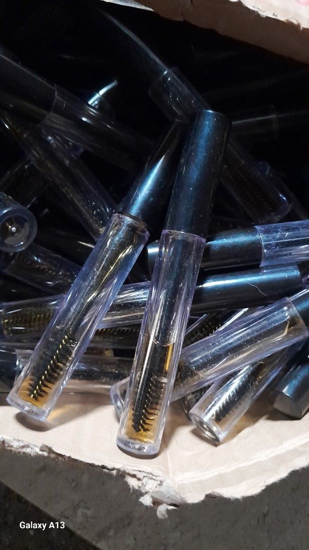 Empty Mascara Wand Tubes (Category: Makeup) located in Davao. Submitted by pscosmetiques (Listing ID 1422119262, Image 2). Description: - Empty mascara wand tubes - Black handle, clear tube - New and unused - Perfect for refilling mascara - Great for DIY projects and custom mascara creation.
