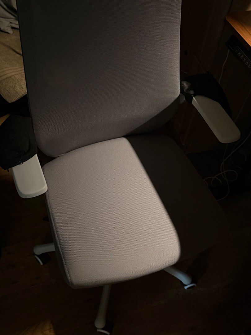 Ergonomic Office Chair with Headrest (Category: Office Furniture & Fixtures) located in Dasmarinas. Submitted by thullah (Listing ID 1422180015, Image 2). Description: SRP 6,200 Days old, wala pa one week, gusto ko sana black color - Ergonomic office chair - Mesh back and headrest - Adjustable armrests - Five-star base with wheels - Light grey frame - Dark grey seat - Designed for comfort and support.