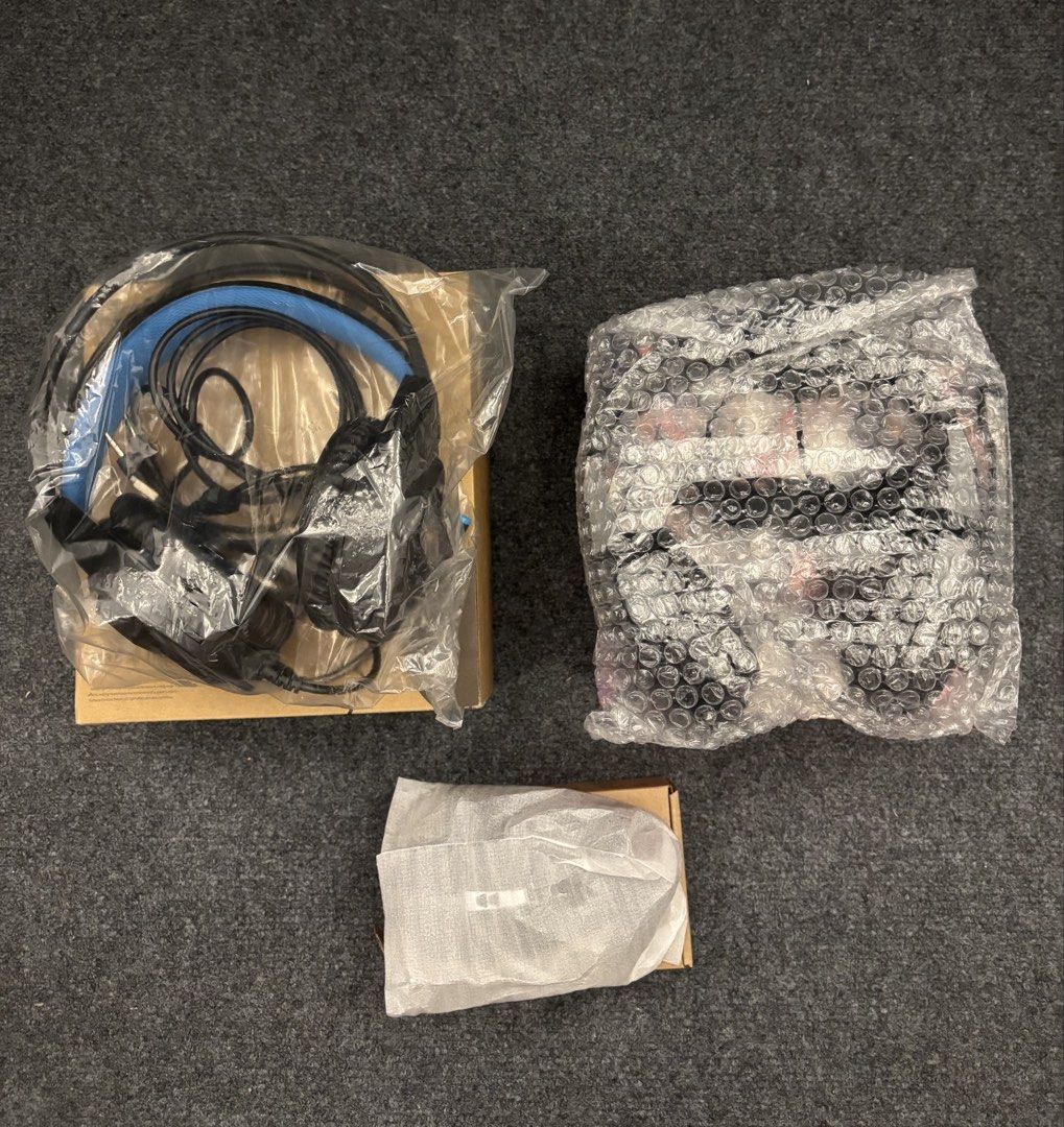 Gaming Headsets and Mouse65561389312641111