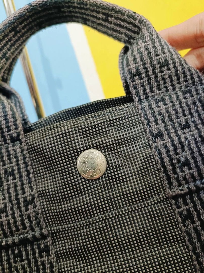 Hermes (Category: Luxury Bags & Wallets) located in Cagayan de Oro. Submitted by rairaibags (Listing ID 1422110500, Image 3). Description: .