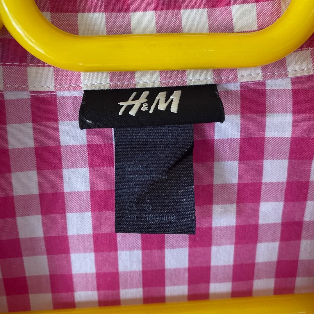 H&M Pink plaid polo (Size L) (Category: Tshirts & Polo Shirts ) located in Quezon City. Submitted by wtfchipchrome (Listing ID 1422180379, Image 3). Description: ‼️LAST PRICE POSTED‼️ *TERMS & CONDITIONS AS OF MARCH 13, 2026* (PLEASE READ BEFORE TRANSACTING WITH ME) A. Any inquiries/concerns regarding the item (current condition, more photos, etc.) must be raised BEFORE ORDERING, so ask all you can! :) B. PAY AS YOU ORDER/RESERVE/MAKE OFFER - ‘Of
