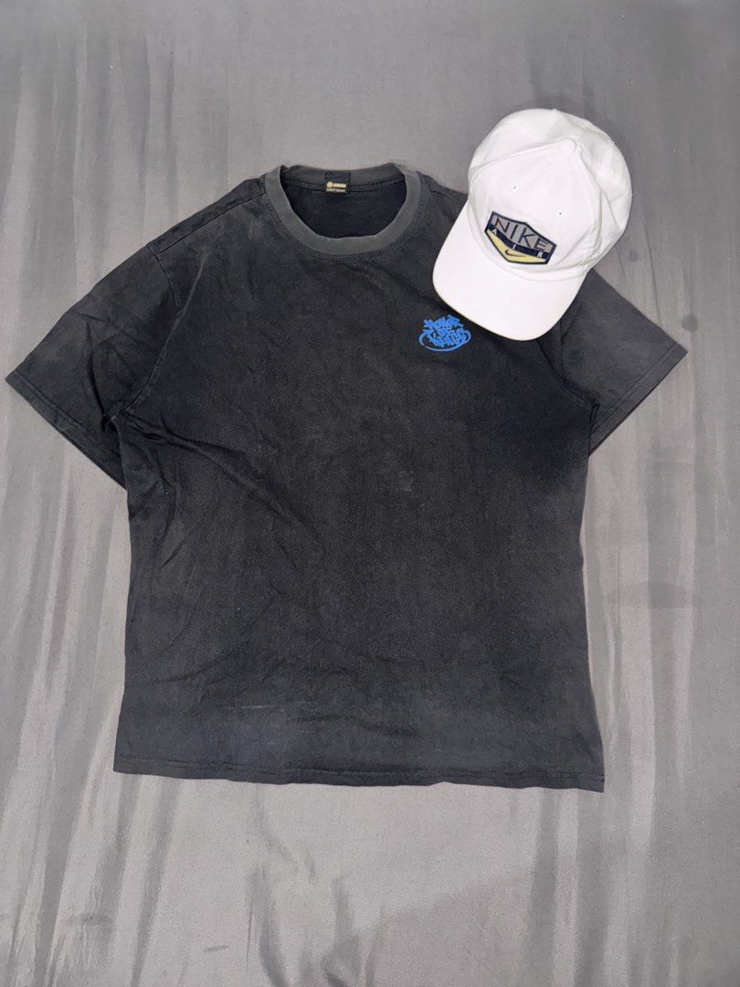 Honor of Kings Tee (Category: Tshirts & Polo Shirts ) located in Manila. Submitted by jpabss (Listing ID 1422170881, Image 1). Description: 💥Honor of Kings Black T-Shirt: 💥Size: L 💥Design on front 💥"NICE TO SEE U." on back 💥Year: 2023 💥Brand: Tencent 💥Width: 22.5 💥Length: 29 💥No Issue.