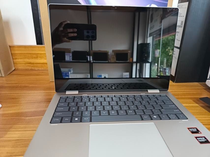 HP ENVY (Category: Laptops & Notebooks) located in Caloocan City. Submitted by ahuboutletstore (Listing ID 1422135745, Image 2). Description: The HP Envy is a premium, thin-and-light laptop line (13 to 17-inch) known for its aluminum chassis, strong performance (Intel Core i7/Ultra or AMD Ryzen), and 2-in-1 touchscreen versatility. Features include ~11-hour battery life, fast charging, high-res displays, and Windows 11, with newer models shifting