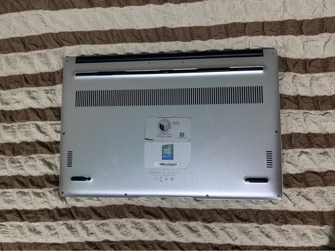 Huawei Matebook D14 2020 i3-10110U (Category: Laptops & Notebooks) located in Quezon City. Submitted by jxxwxn (Listing ID 1422206597, Image 3). Description: Huawei Matebook D14 2020 - 256gb SSD - 8gb RAM - Windows 11 - Fingerprint is working ✅ - Camera is working ✅ - Original charger included - Battery life 5-6 hours (basic browsing) Issues: - Some keys are not functioning (Y,H,N,6) - Rubber feet needs replacement Can negotiate but the price sho