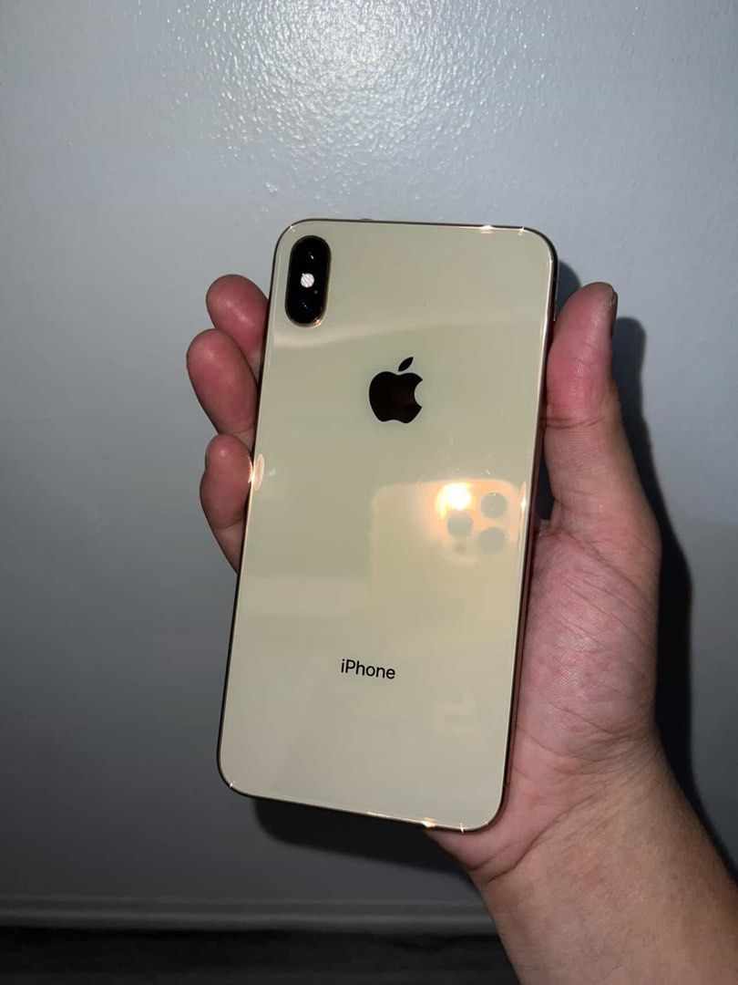 Iphone XS Max 256GB Gold (Category: iPhone X Series) located in Mandaluyong City. Submitted by adapparelandtech (Listing ID 1422161650, Image 2). Description: 15K rush.