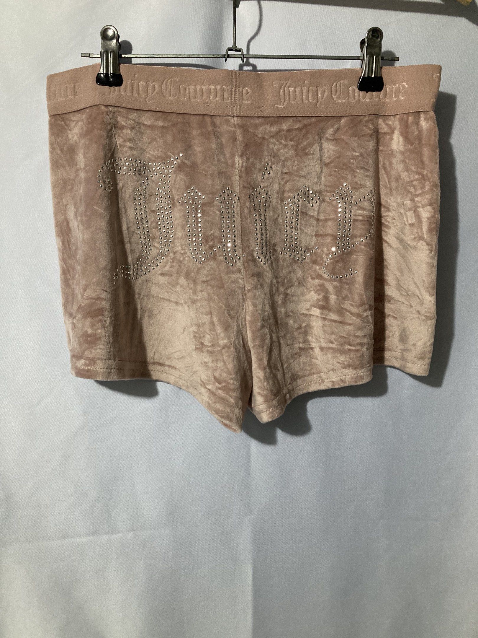 Juicy Couture Sleepwear (Category: Undergarments & Loungewear) located in Naga. Submitted by wwy3ips (Listing ID 1417750207, Image 3). Description: Juicy Coutore Sleepwear Small on tag 28 Waist Up to 34 Max Stretch 11 Length Excellent Condition No Issue.