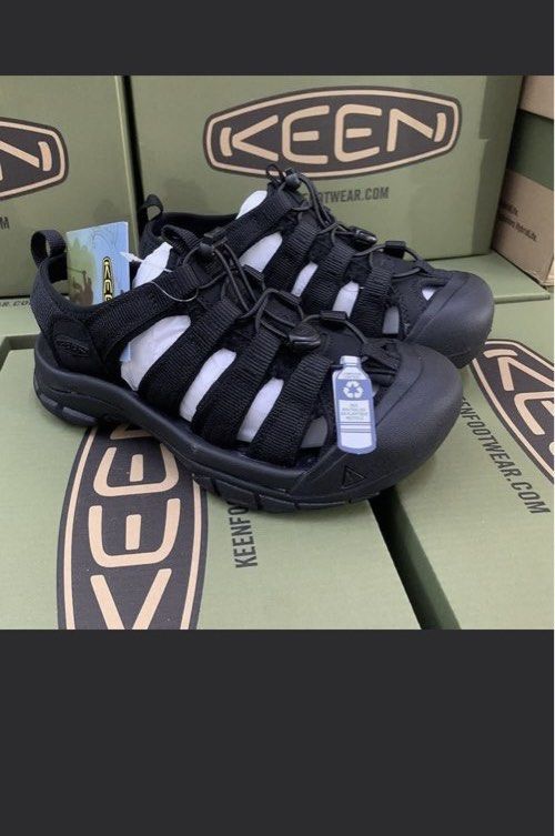 Keen Newport H2 Sandals - White / black Colors (Category: Sandals) located in Singapore. Submitted by Lovelylife520 (Listing ID 1422126770, Image 2). Description: - Brand new Keen Newport H2 sandals - Available in various colors - Designed for comfort and durability - Perfect for outdoor activities - Secure fit with adjustable laces - Rugged outsole for excellent traction Size eu38-45 .
